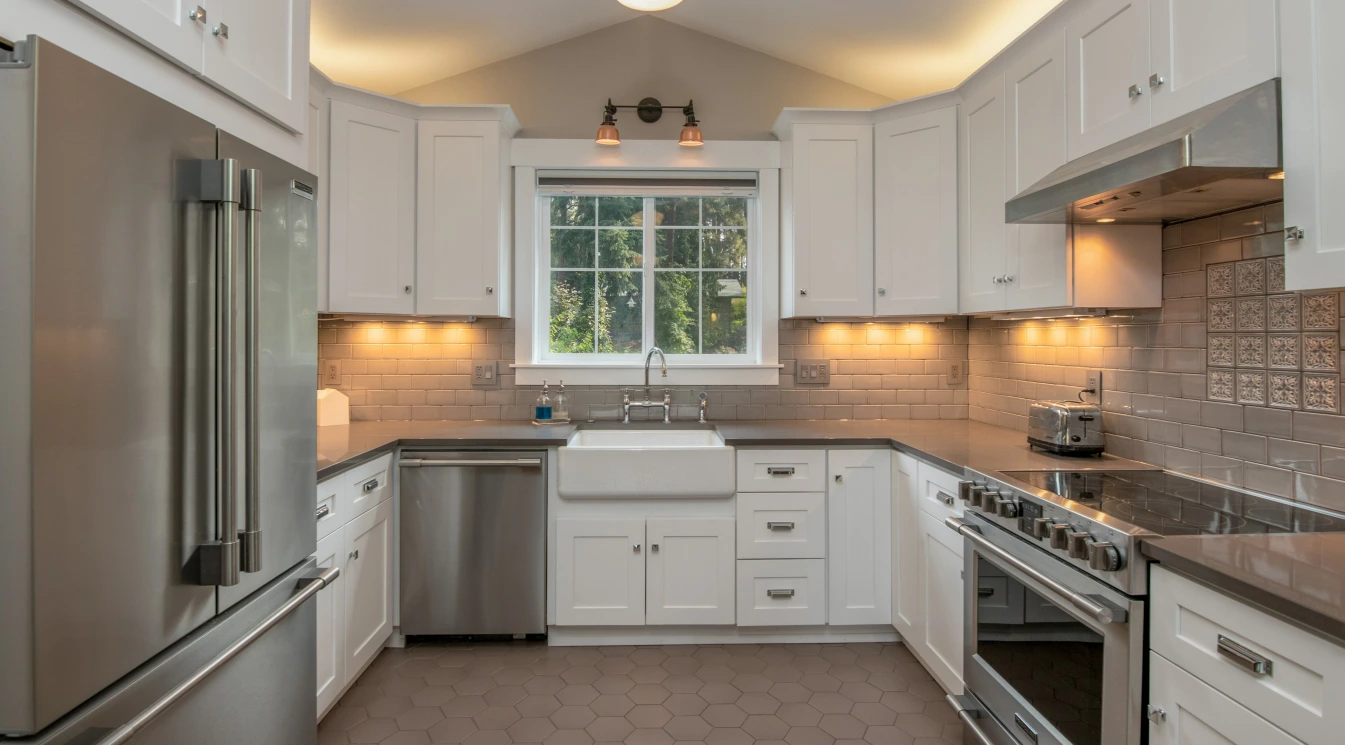 Beautiful lighted kitchen example